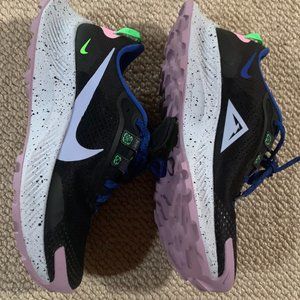 NWT Nike Women Pegasus Trail Shoes 6